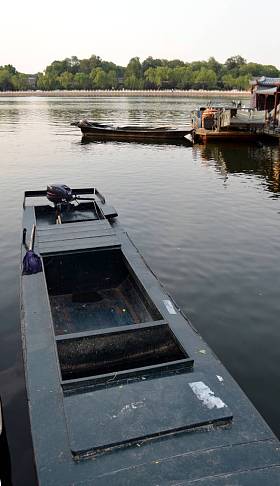 什刹海景区面积是资本的老北京风情保存最完美的地方