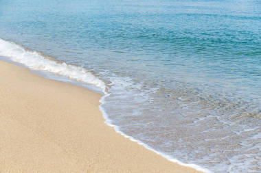 沙灘的海浪圖片