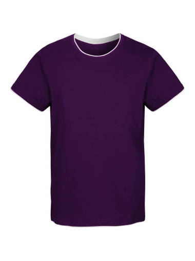 紫罗兰色的 t 恤上白色孤立