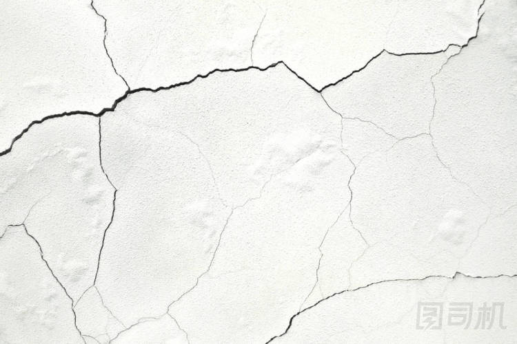 白色的墙，混凝土表面裂缝图片