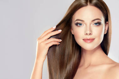 棕色的長(zhǎng)直發(fā)的女孩圖片