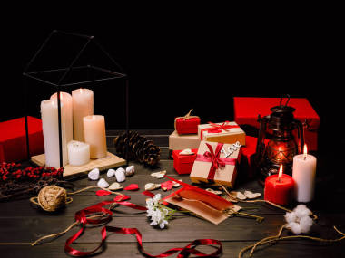 禮品盒和蠟燭圖片
