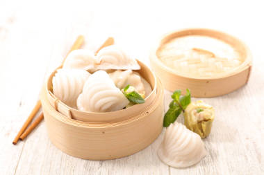 在木碗餃子圖片