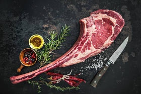 干岁生战斧牛肉牛排照片