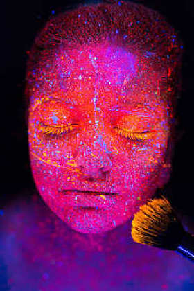 美丽的年轻女子照片