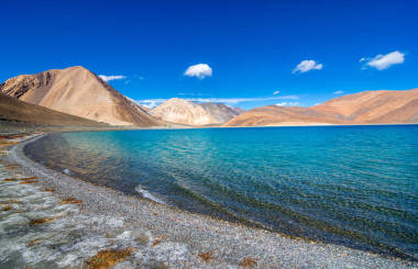 風(fēng)景秀麗的班公湖這個湖 圖片