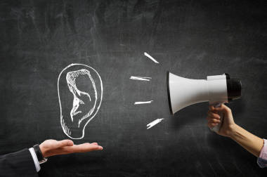 演講者制作的公告?；旌厦襟w