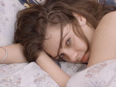 睡觉的女孩