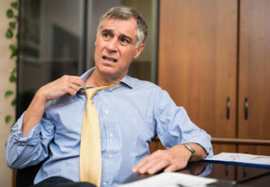 商人在辦公室里出汗圖片