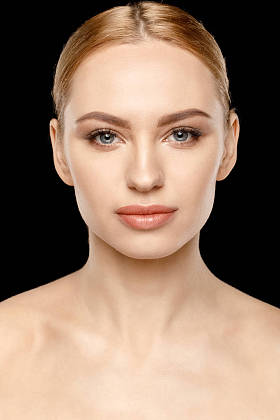 华丽的年轻女子图片