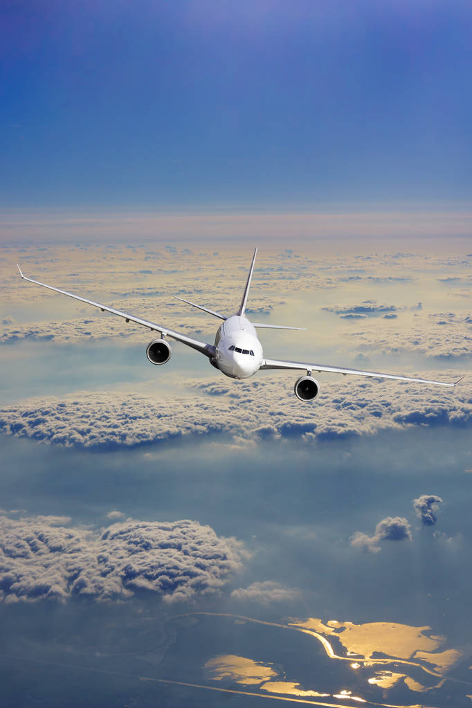 飞机在天空中的飞机。客机 图片 飞机在天空中的飞机。客机 图片