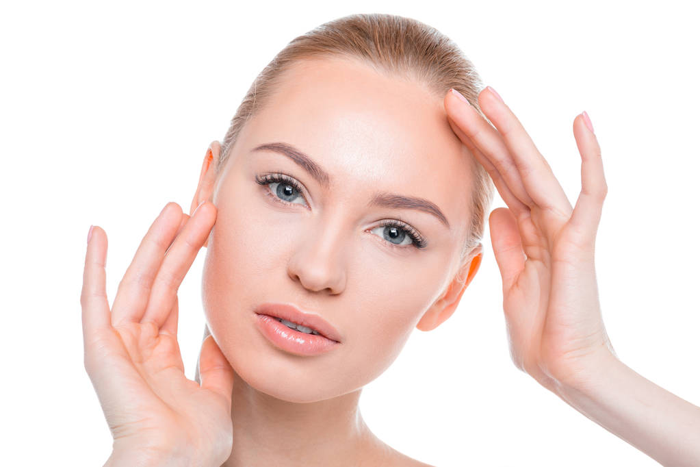 年轻漂亮的女人图片