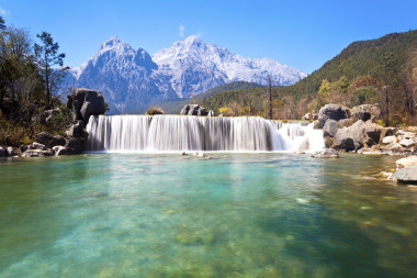 在麗江，中國山藍(lán)色月亮谷景