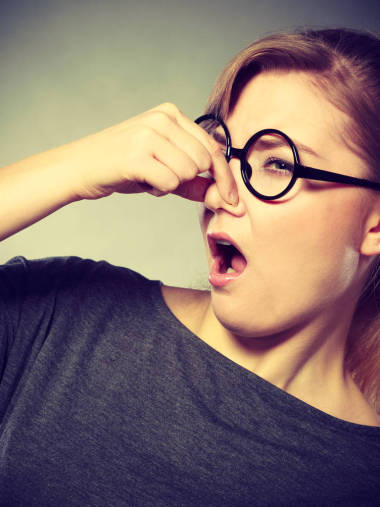 女孩捏她的鼻子因?yàn)槌舫?>
                    </a>
                    <div   id=