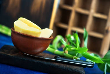 美味的竹筍，在碗里照片