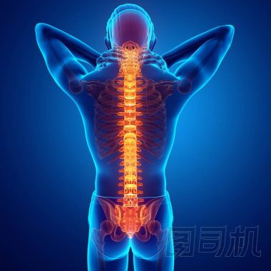 男性腰痛的感覺圖片