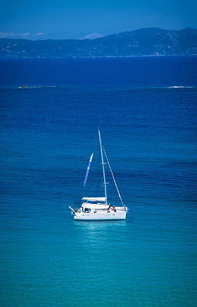 海上帆船。希腊