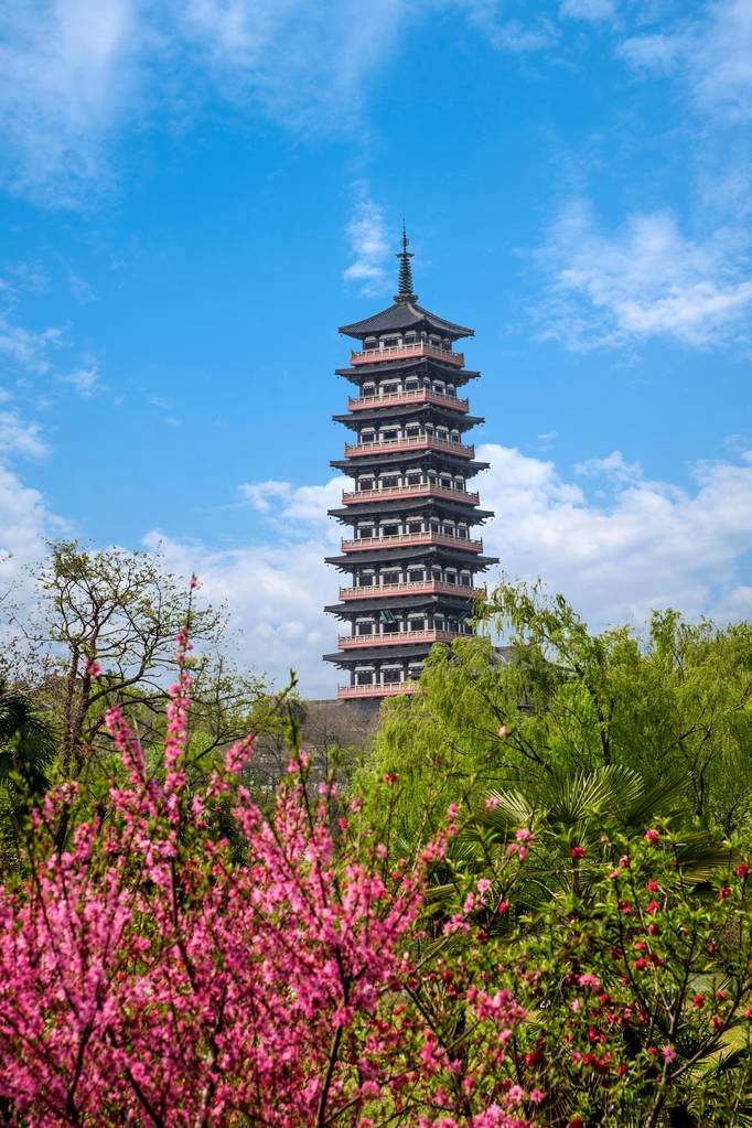 扬州市纤细西部湖桃花林图片 扬州市纤细西部湖桃花林图片