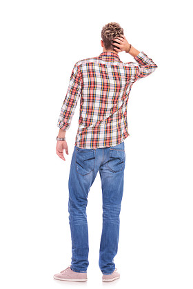 困惑的年轻人休闲图片