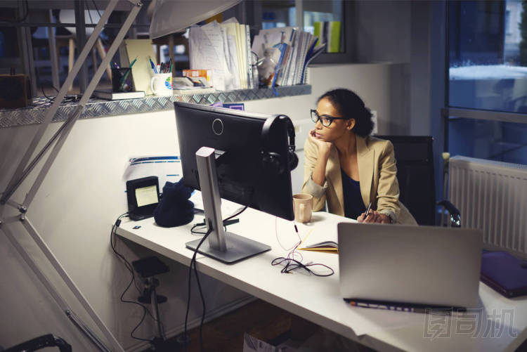 專業(yè)女性新聞人物監(jiān)測從官方媒體網(wǎng)站的最新事件報告。 