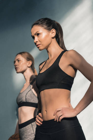 年輕、 運(yùn)動(dòng)型的女人