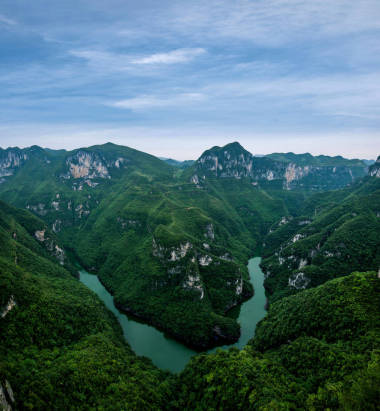 重慶云陽龍灘國家地質(zhì)公園深山峽谷河