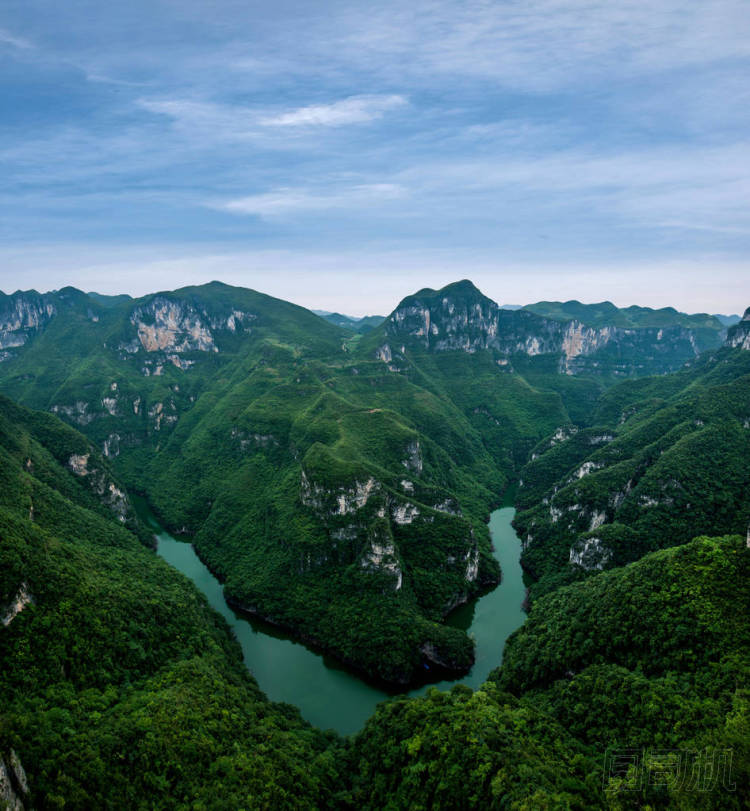 重慶云陽龍灘國家地質(zhì)公園深山峽谷河