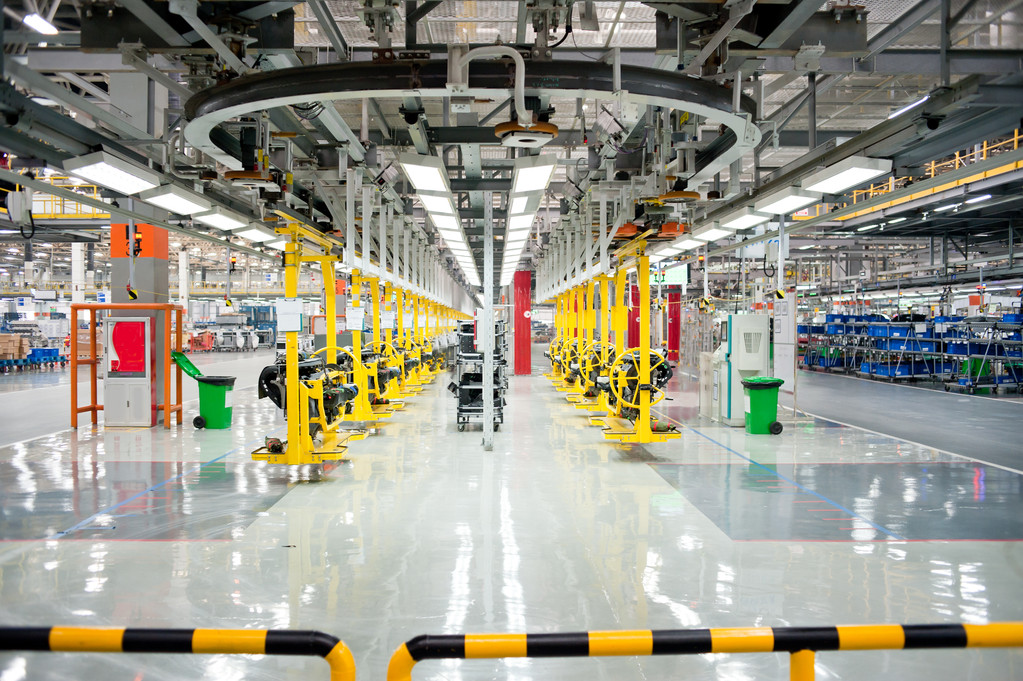 汽车装配车间照片