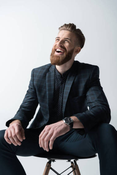 时尚有胡子的人图片