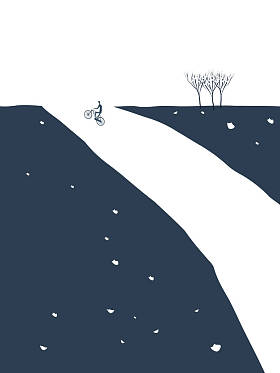 骑自行车的人骑着自行车在春天的小山丘上