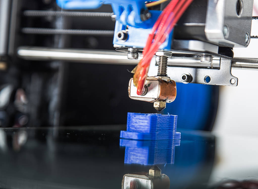 工作期间,3d 打印机,3d 印刷电子三个三维塑料打印机 工作期间,3d 打印机,3d 印刷电子三个三维塑料打印机