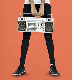 人控股旧复古收音机