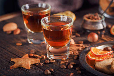 威士忌酒或利口酒、 餅干、 香料和木壩上裝飾