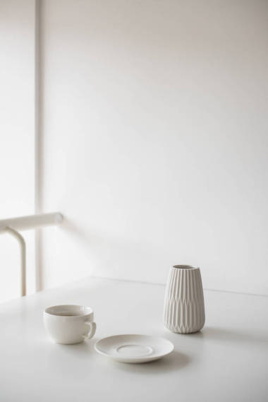 清晰的白色靜物