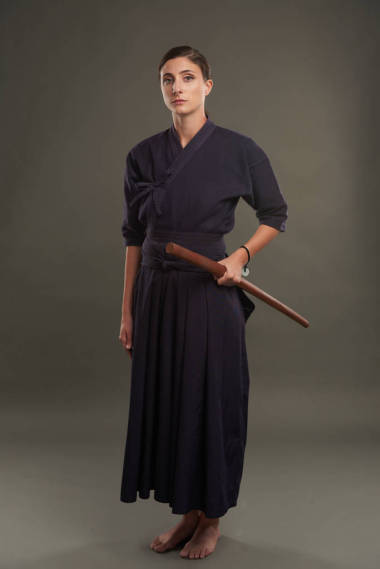 黑色和服的女人