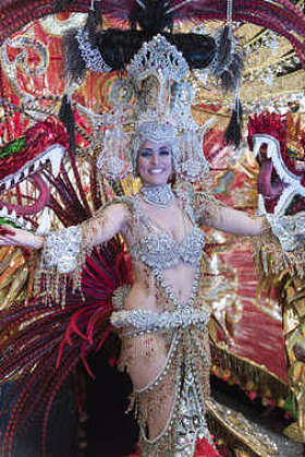 特内里费岛，2 月 28 日︰ 字符和组在嘉年华