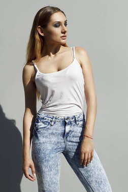 美丽性感时装模特的肖像