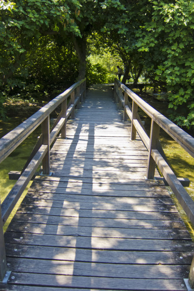 通過(guò)森林的木路徑。在克爾卡國(guó)家公園，克羅地