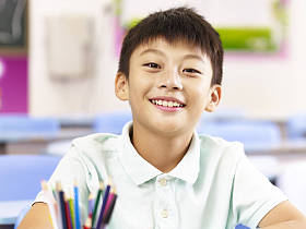 亚洲小学学生的肖像图片