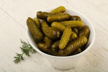 在碗里腌的黃瓜