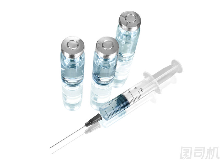 醫(yī)療安瓿和注射器上白色隔離