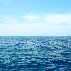 蓝蓝的天空和海景