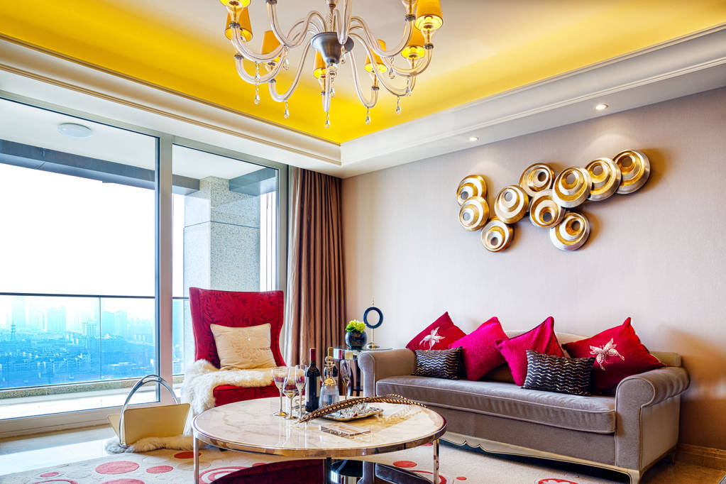 现代客厅的内部