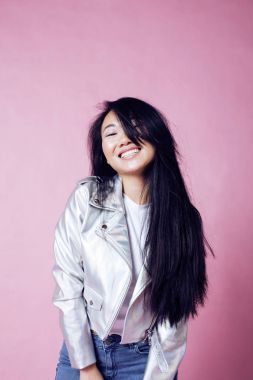 年轻漂亮的小女孩微笑着亚洲图片