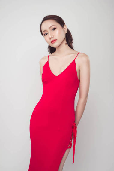 穿红衣服的女人