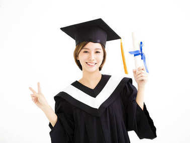 美丽的年轻亚洲研究生控股文凭