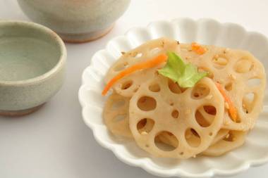 文火慢炖的藕和清酒，日本食