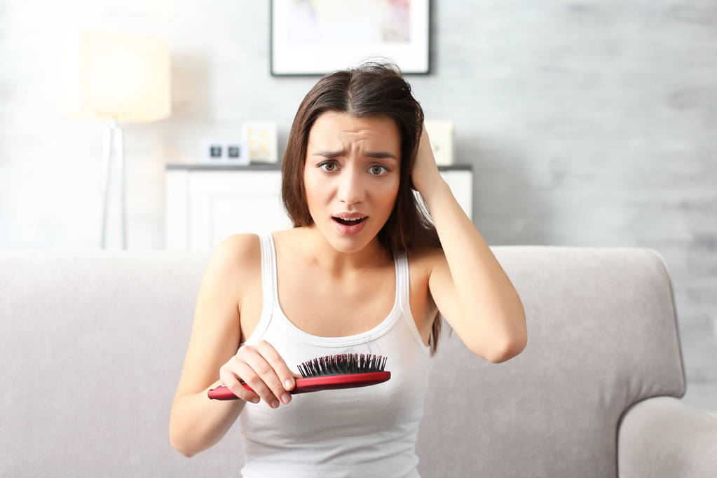 脱发问题的女人 脱发问题的女人
