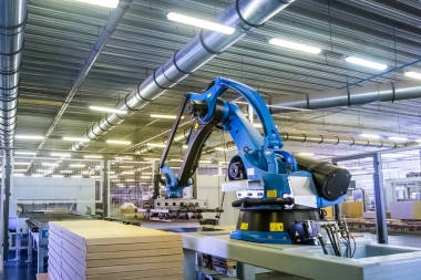 在生产中的自动自足的机器人装载机