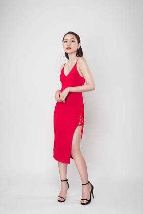穿红衣服的女人